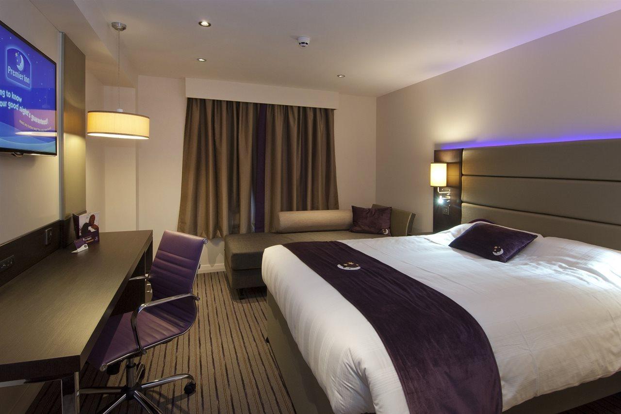 Premier Inn Bedford South Kempston Экстерьер фото